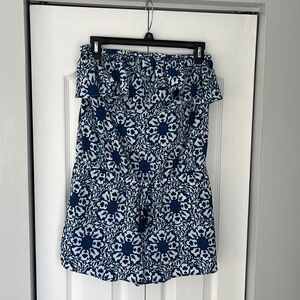 Vineyard Vines - strapless ruffle neck, romper with pockets. Womens Size XS EUC